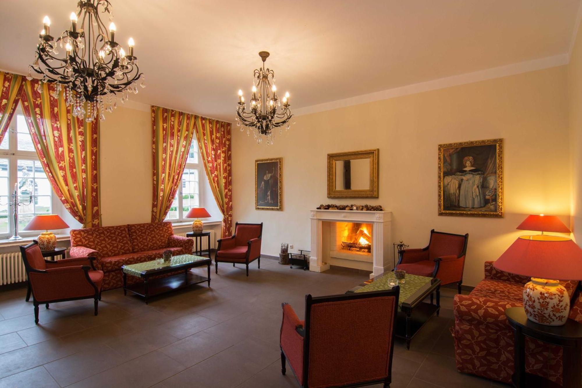 Hotel Schloss Gehrden Brakel Экстерьер фото
